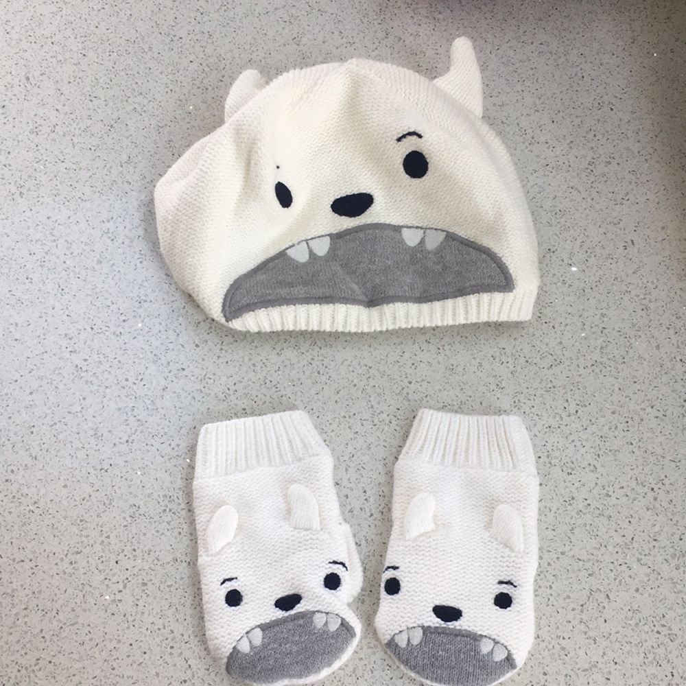Gymboree Yeti hat and mittens set